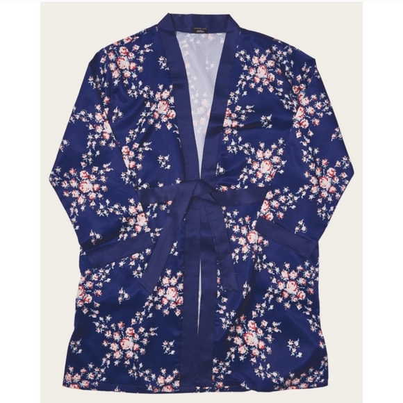 Morgan Lane Allie Satin Robe - Picture 3 of 4